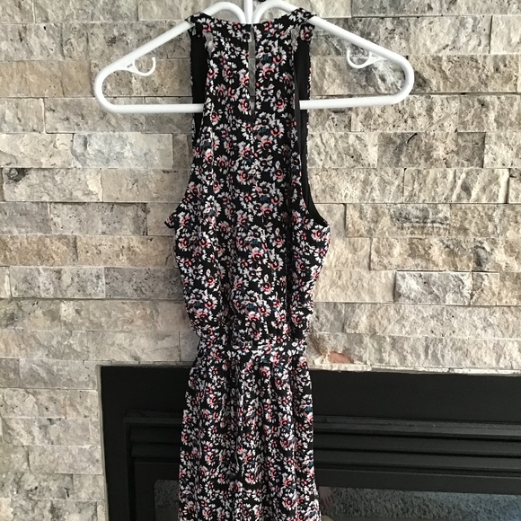 Express Floral Romper - Picture 3 of 3